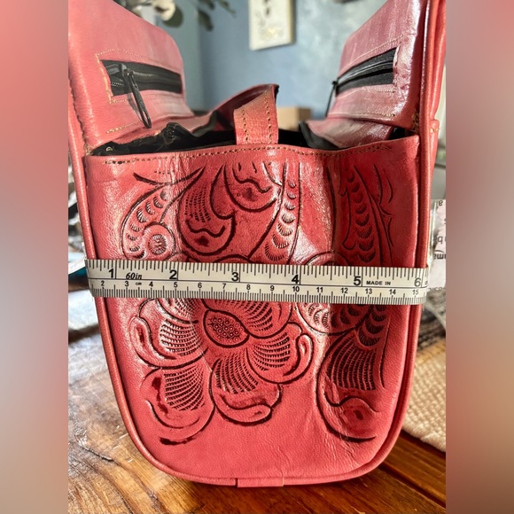 Floral Embossed Pink Leather Bag NWT - Picture 9 of 11